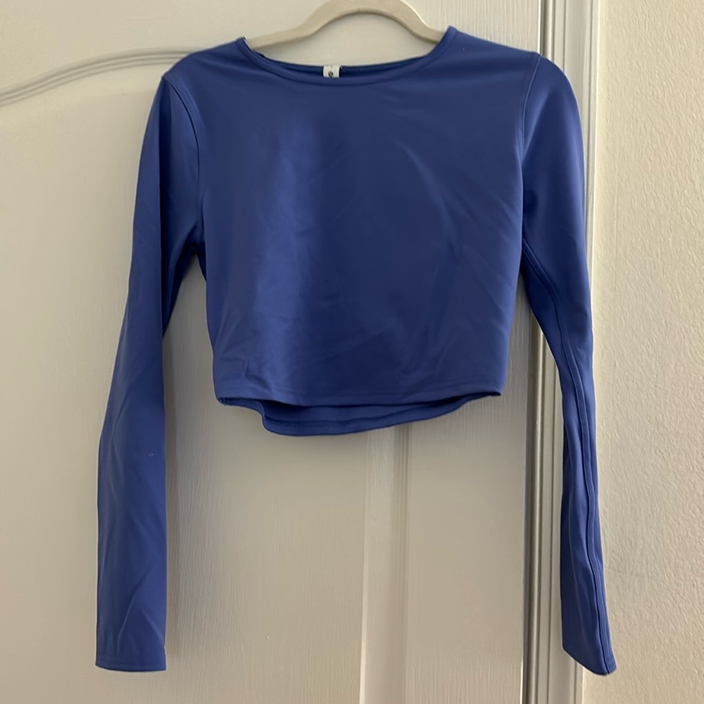 Lululemon logo elastic everlux long sleeve shirt